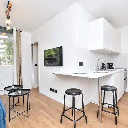 Modern 2bd In Parc Belleville