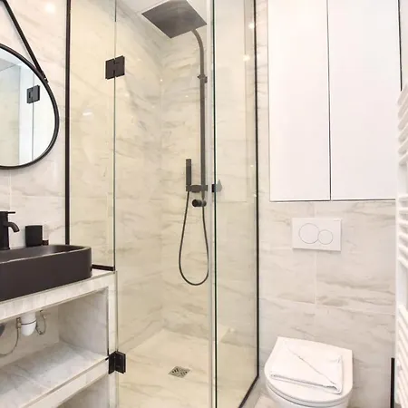 شقة Renovated 2bd In Parc Belleville *