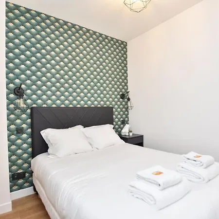 Renovated 2bd In Parc Belleville شقة باريس