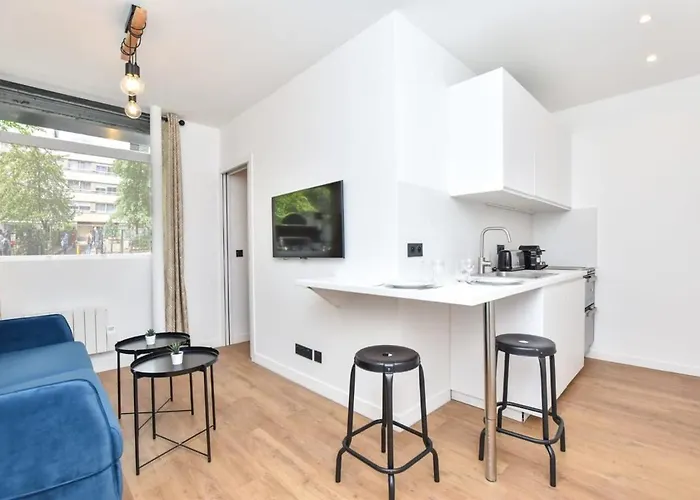 Renovated 2bd In Parc Belleville