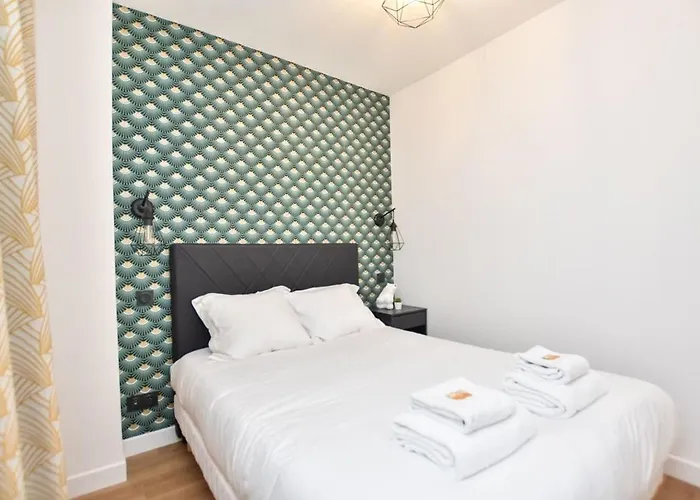 Renovated 2bd In Parc Belleville アパート パリ