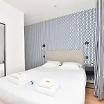 Renovated 2bd In Parc Belleville Апартаменты