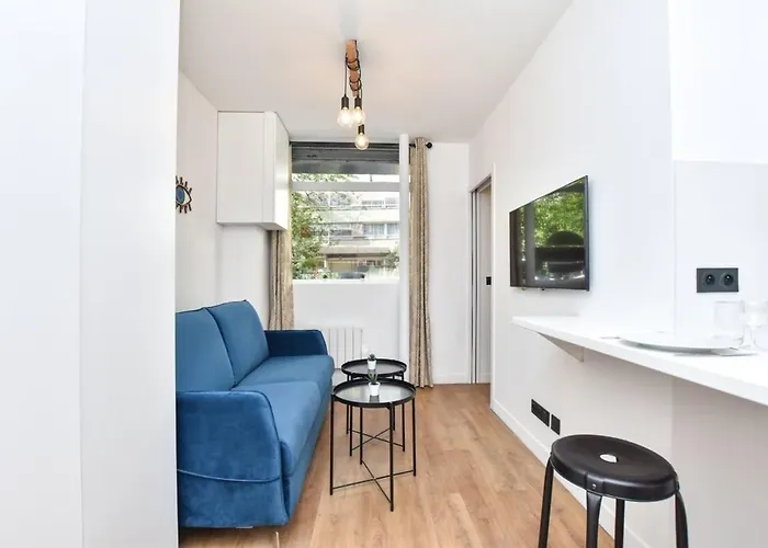 Διαμέρισμα Renovated 2bd In Parc Belleville *